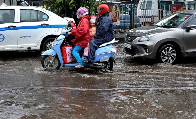 India Evacuating More Than a Million People as Cyclone Dana Nears