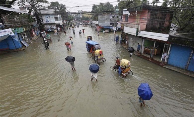 Nearly 300,000 Bangladeshis in Emergency Shelters after Floods