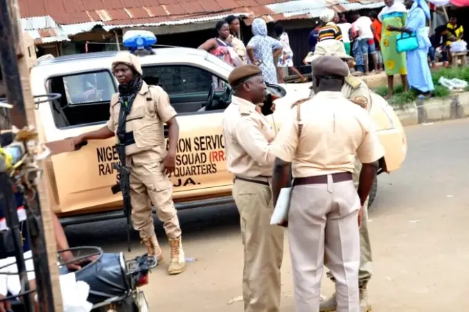 Immigration Intercepts 21 Suspected Minors at Nigeria-Niger Republic Border