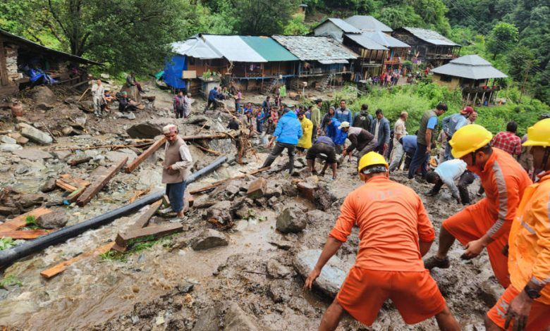 13 Killed in India Floods, Stranded Pilgrims Airlifted