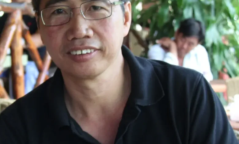 Vietnam Sentences Journalist Huy Duc to 30 Months in Jail Over Critical Facebook Posts