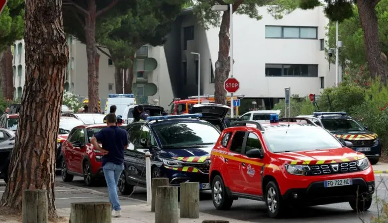 Explosion outside French Synagogue Injures Police Officer