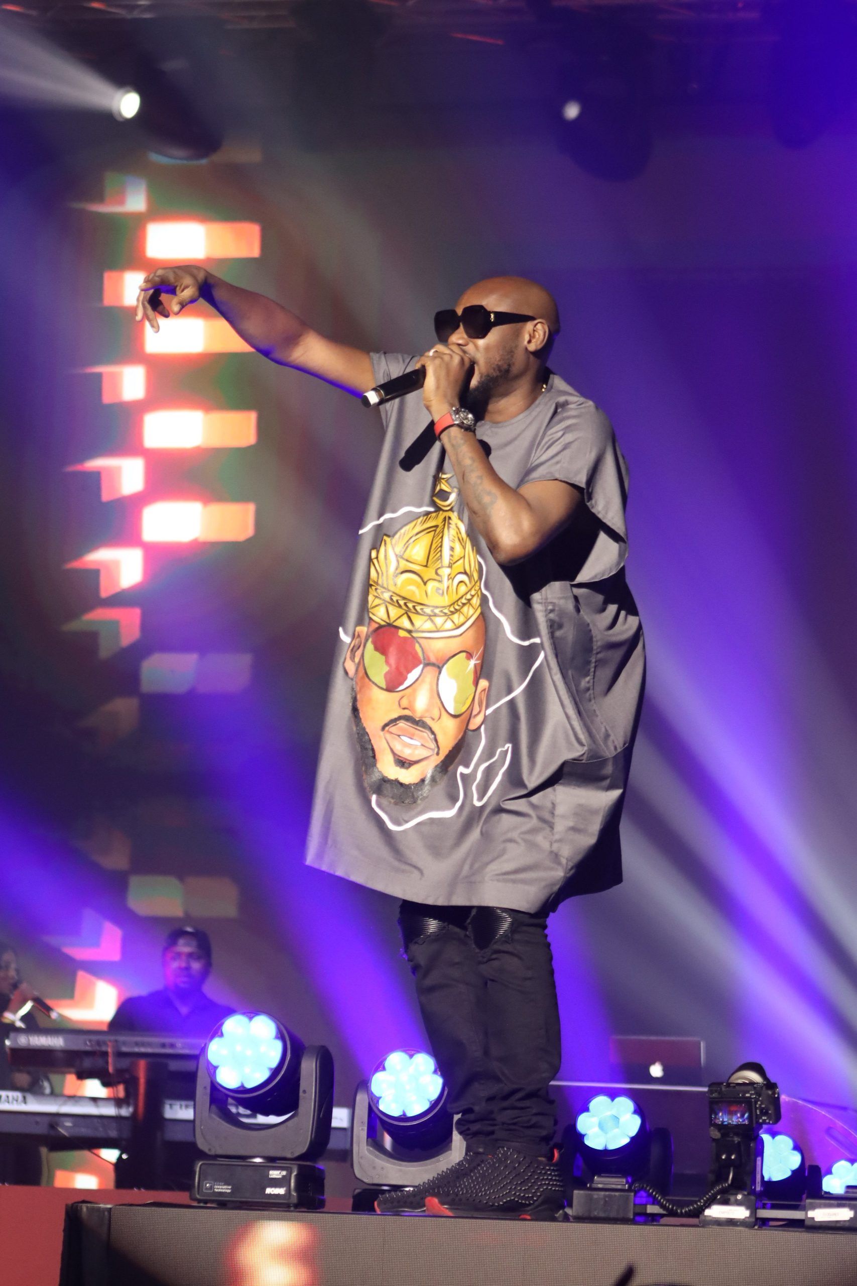 2 Baba At His 20 Years A King Concert