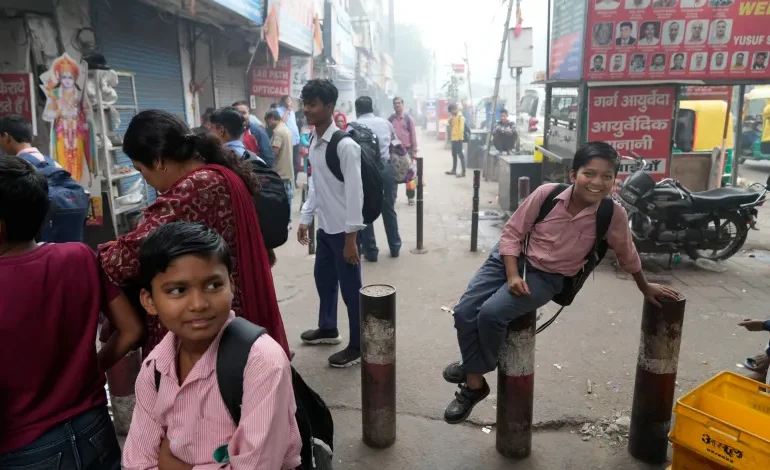 Delhi shuts schools, bans construction as pollution levels hit new high