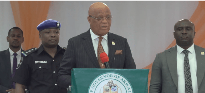 Akwa Ibom Gov Eno Swears in Newly Elected LG Chairmen