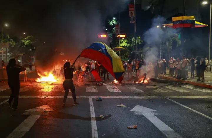 Anti-Maduro Protests Spread as Venezuelan Opposition Says He Stole Vote