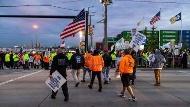 US Dockworkers Union to Suspend Strike after Reaching Tentative Deal