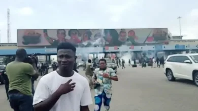 Police Disperse Protesters with Teargas at Lekki Tollgate