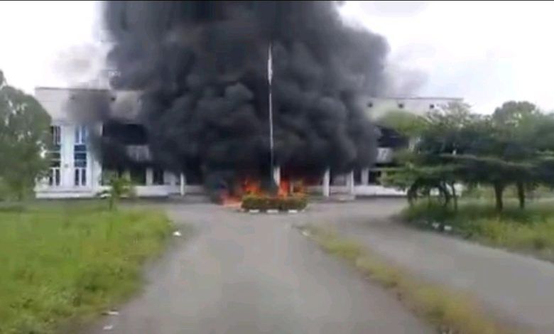 Fire Guts Section of Eleme LG Secretariat in Rivers State