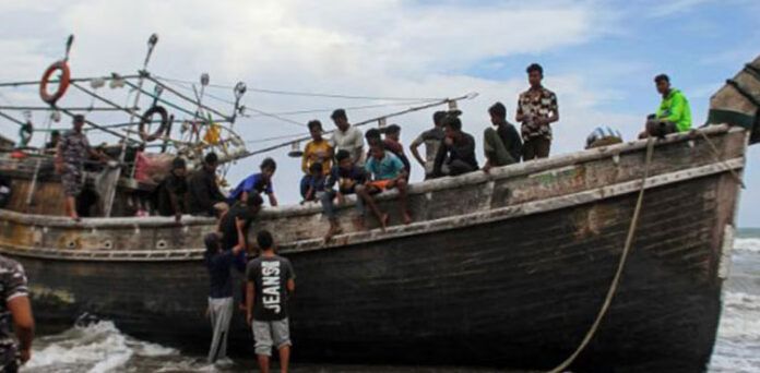 11 Bodies Recovered after Boat Sinks Off Myanmar - Resident