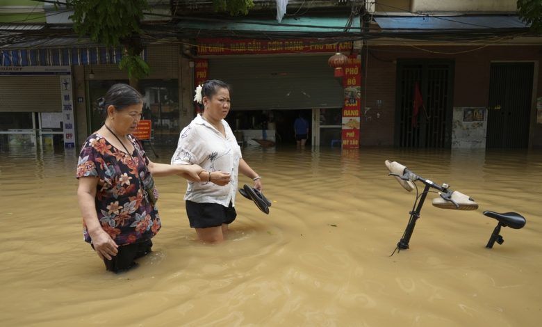 At Least Three Killed, Thousands Evacuated in Central Vietnam Floods