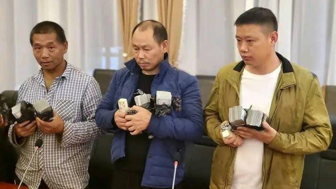 Chinese Nationals Arrested with 12 Gold Bars And Cash in DR Congo