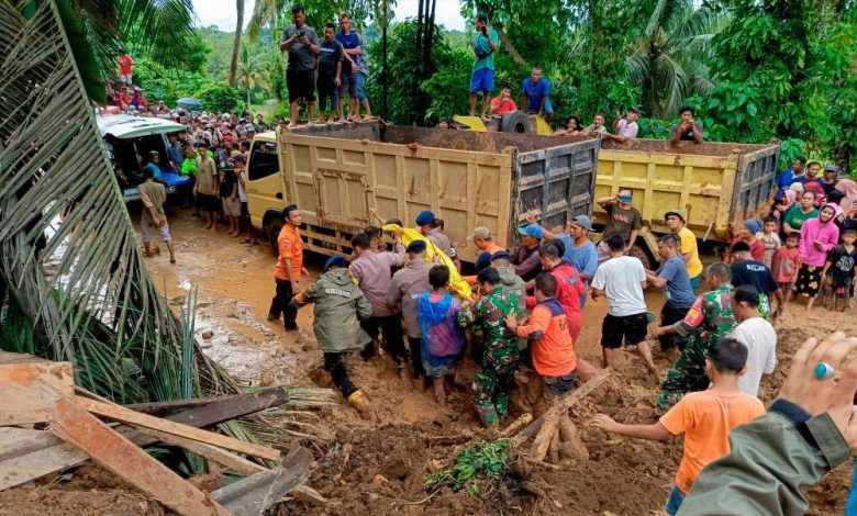 Death Toll from Indonesia Landslide Rises to 23, Others Missing