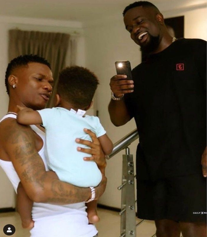 Wizkid Rocks Sarkodie's Baby