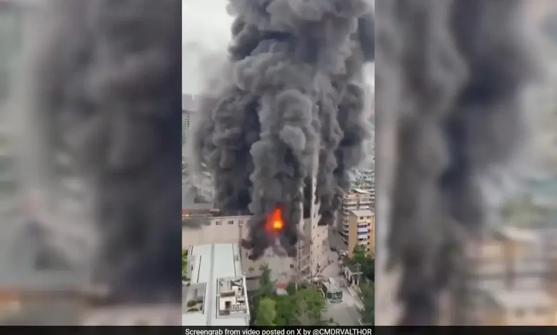 At least 6 killed, 30 rescued in huge shopping mall fire in China